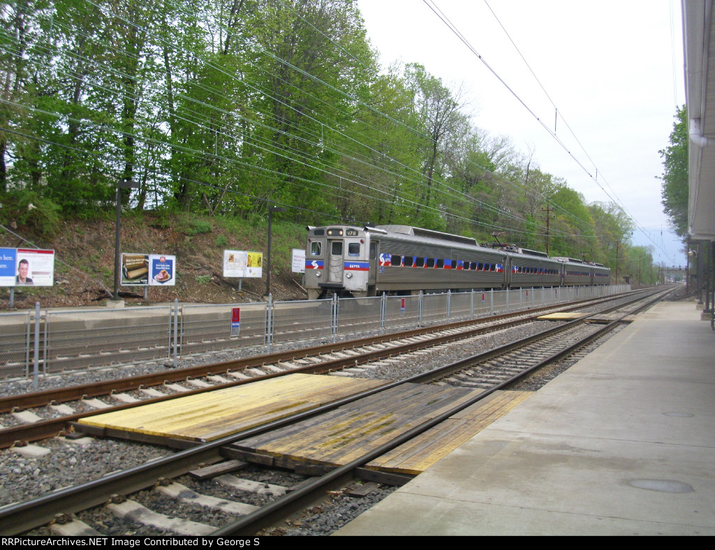 SEPTA arriving at Paoli Station